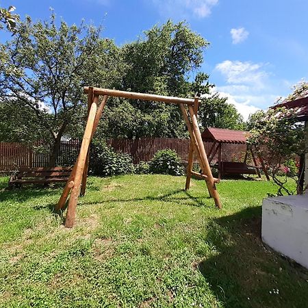 Hotel Casa Silvia Căpăţîneni-Ungureni Exteriér fotografie