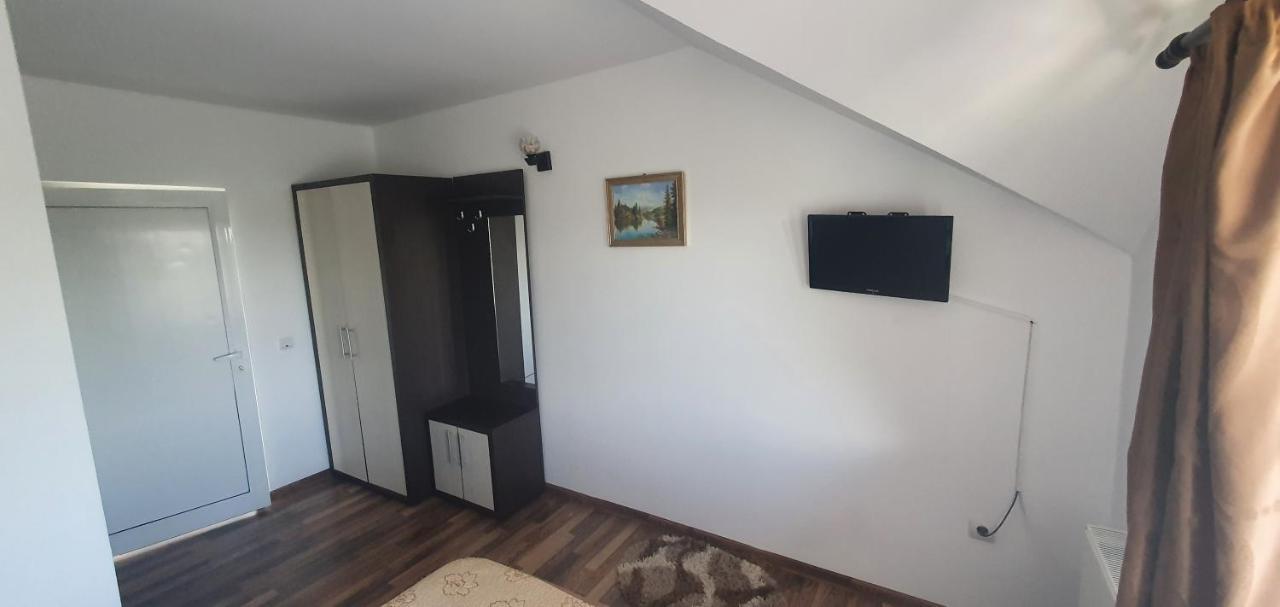 Hotel Casa Silvia Căpăţîneni-Ungureni Exteriér fotografie