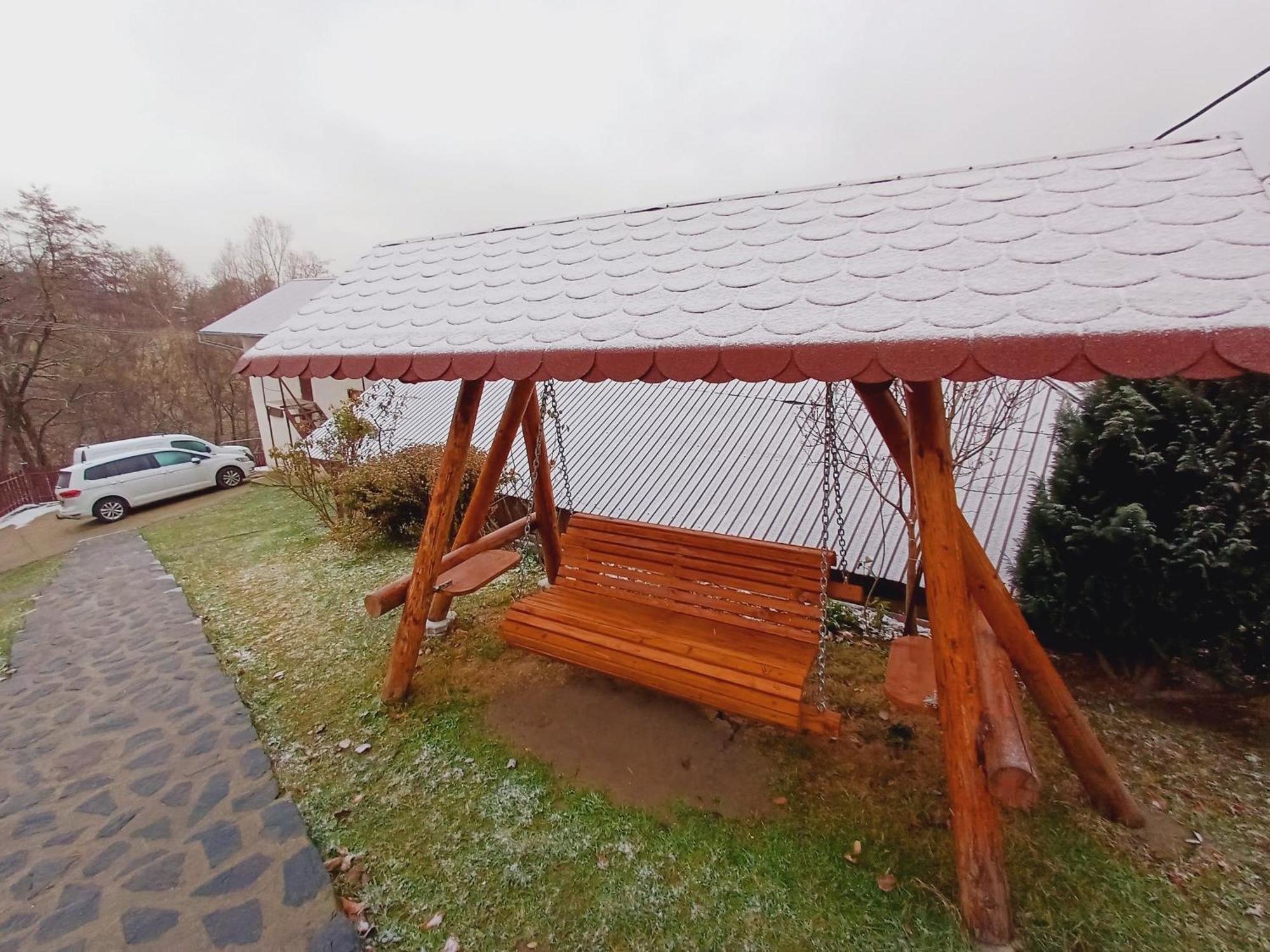 Hotel Casa Silvia Căpăţîneni-Ungureni Exteriér fotografie