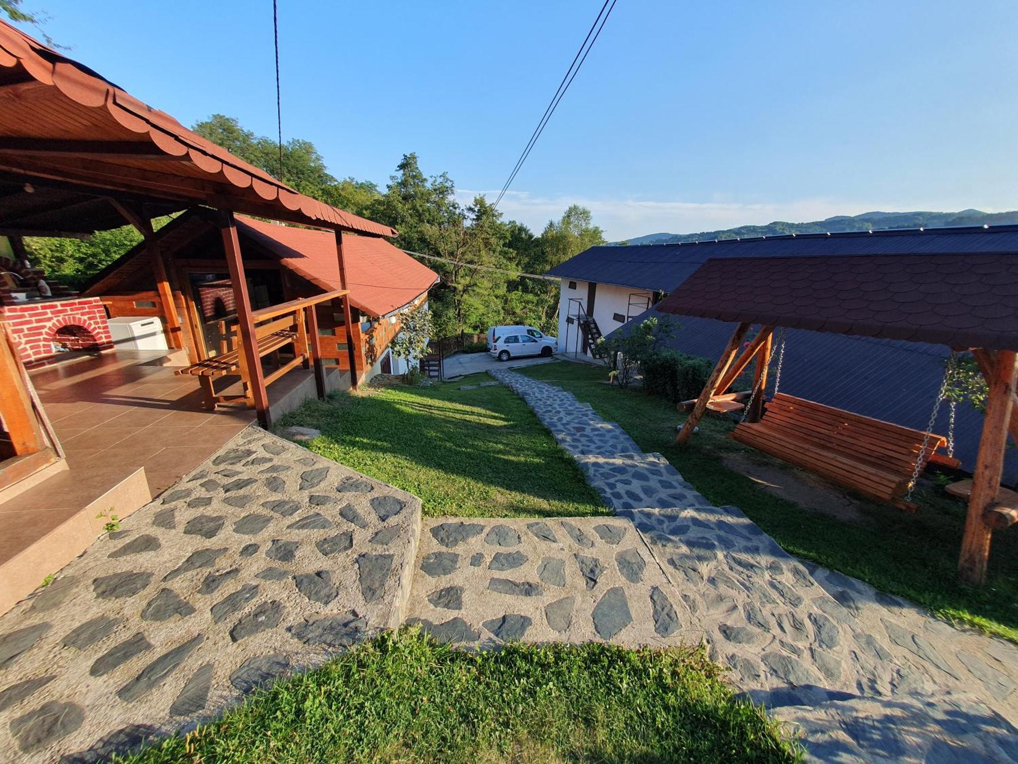 Hotel Casa Silvia Căpăţîneni-Ungureni Exteriér fotografie